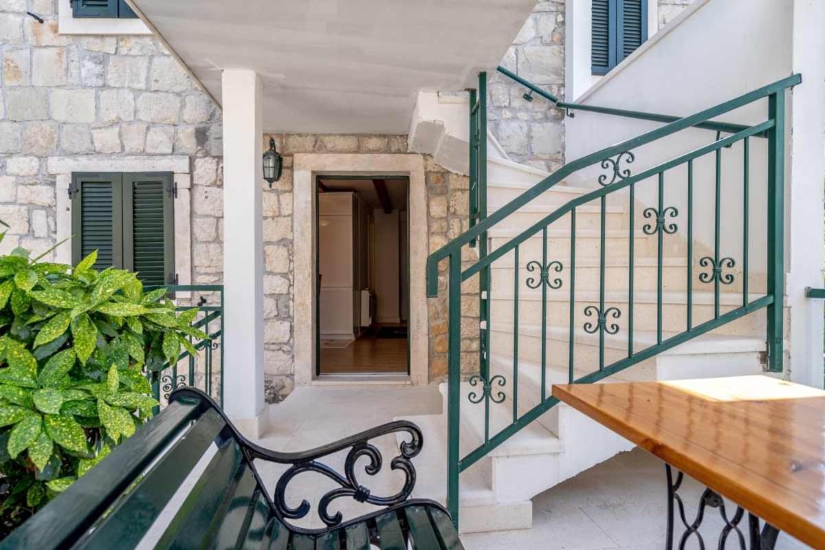 Apartments Inn Baska Voda Exterior photo
