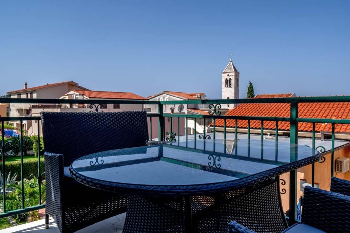 Apartments Inn Baska Voda Exterior photo